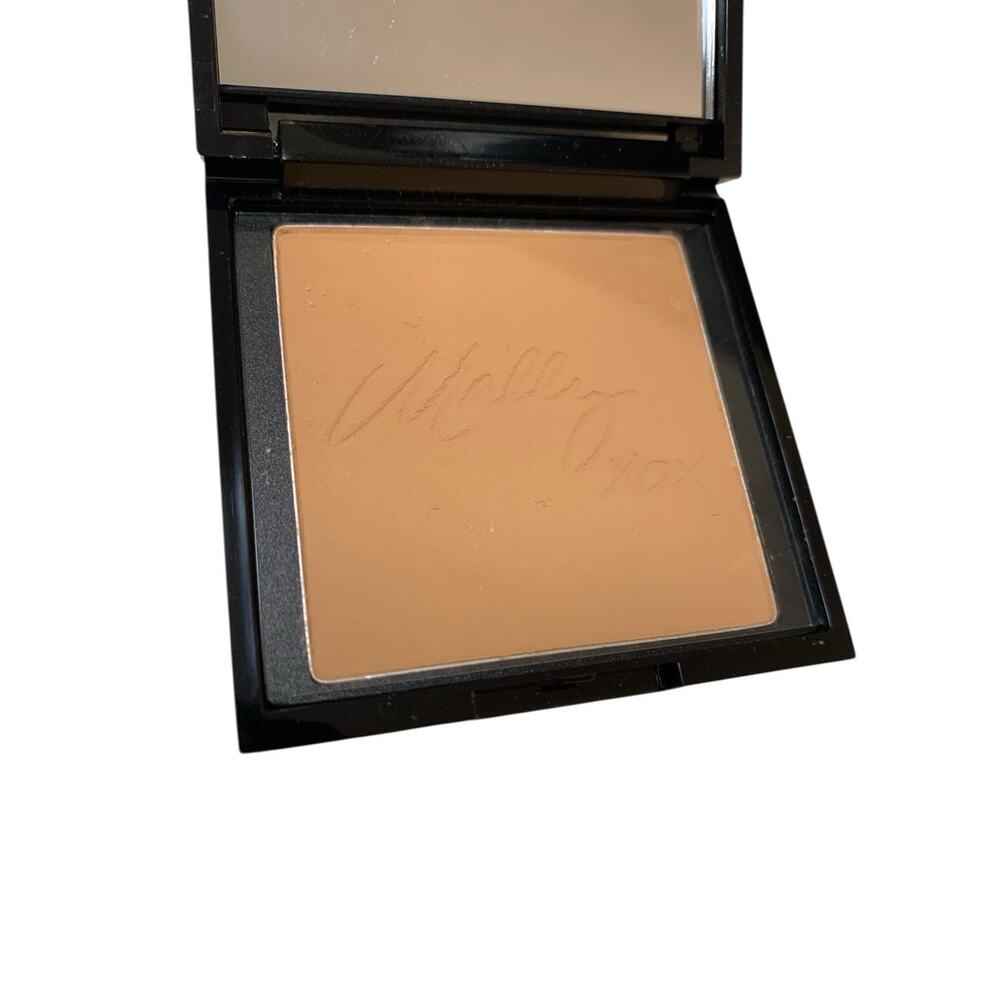 Mally 4K Ultra HDโ Fantasy Foundation Medium Pressed Powder 0.33 Oz